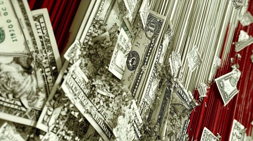 Dollar dives amid rising trade frictions and fiscal deficit fears